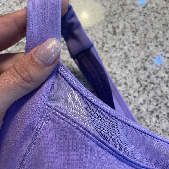 Lululemon Tank - size 8 - Picture 5 of 7